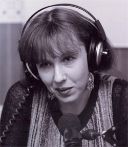 Ольга Северская за микрофоном, фото С. Абраменкова